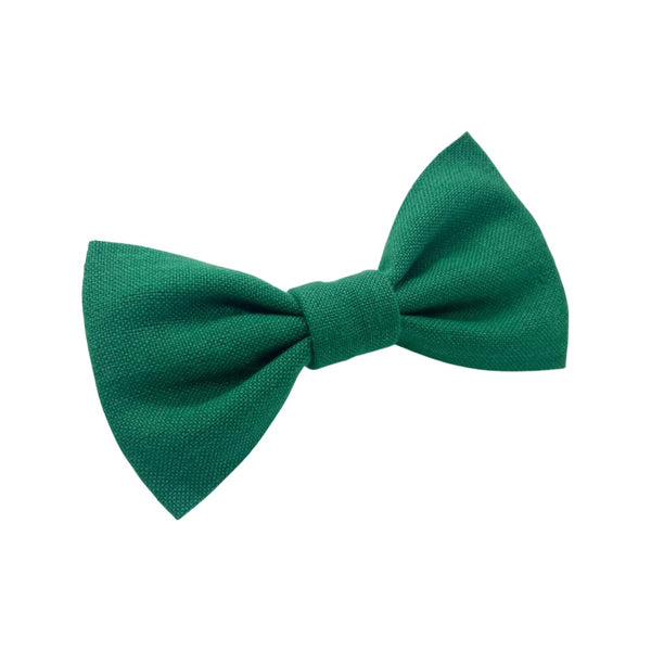 Green pre-tied bow tie for babies and boys